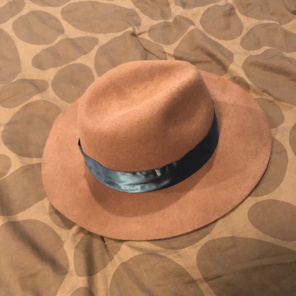 Custom H&M hat - Picture 2 of 4